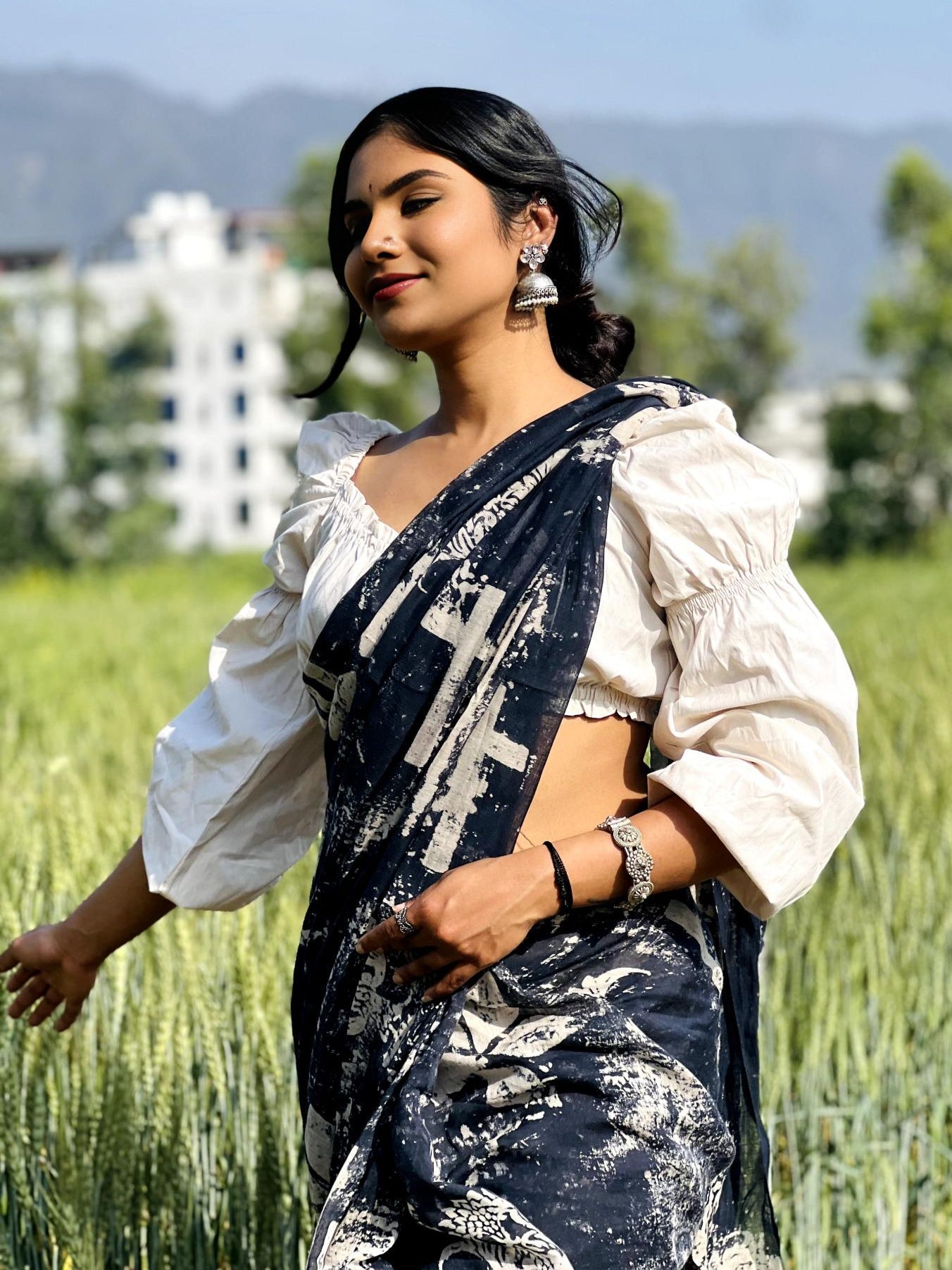 Blissful Navy White Saree