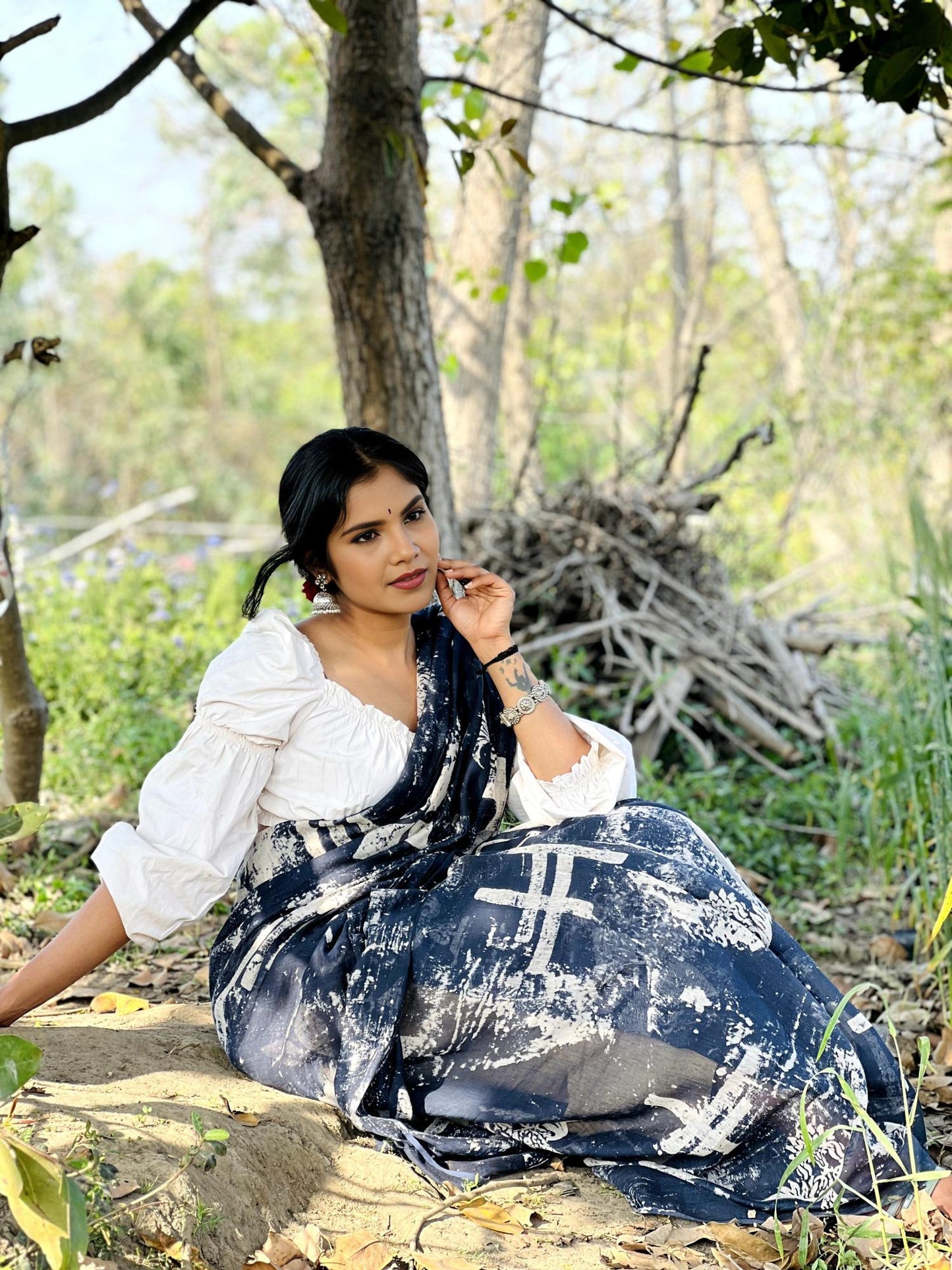 Blissful Navy White Saree