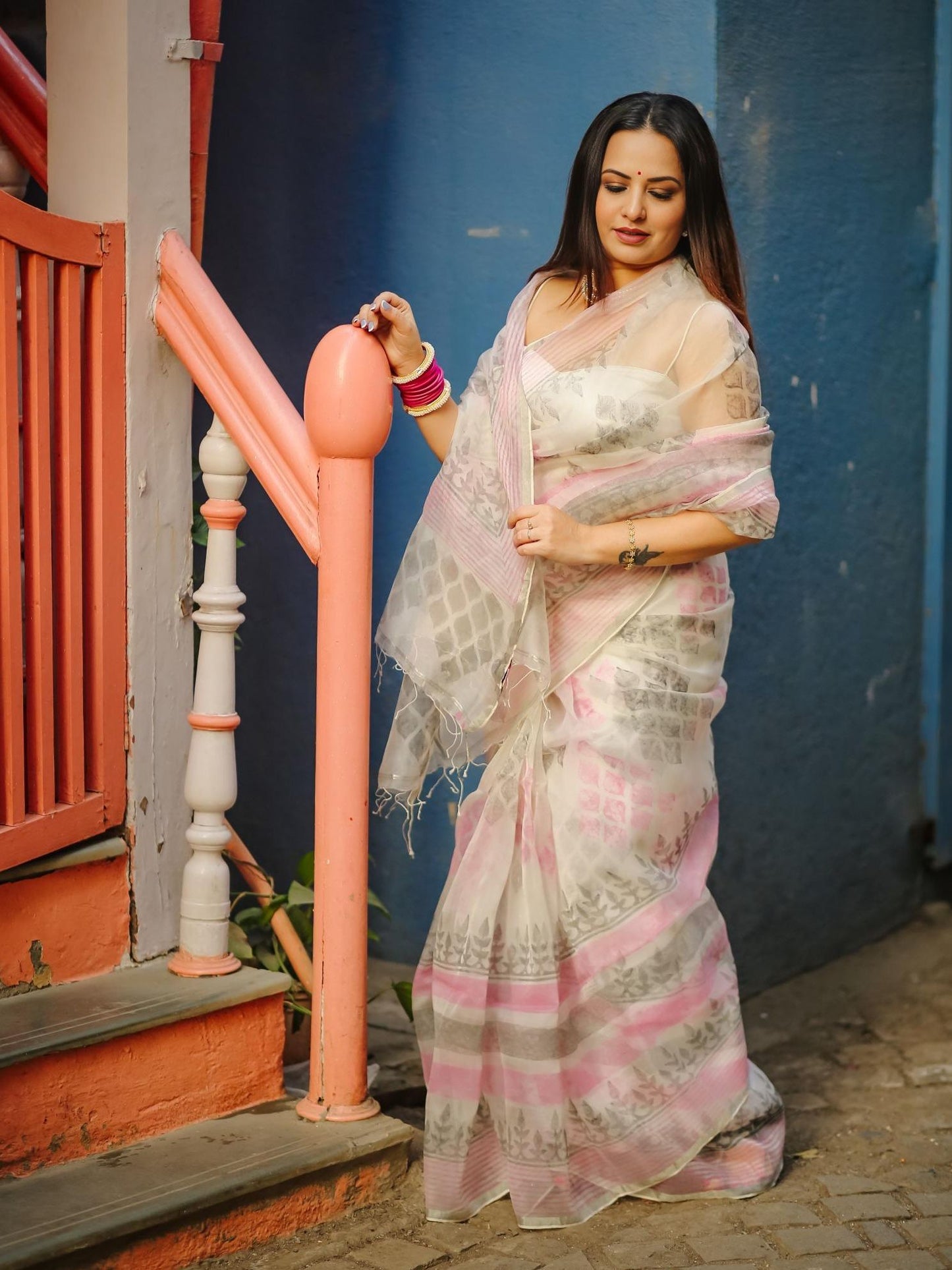 Pari white pink saree