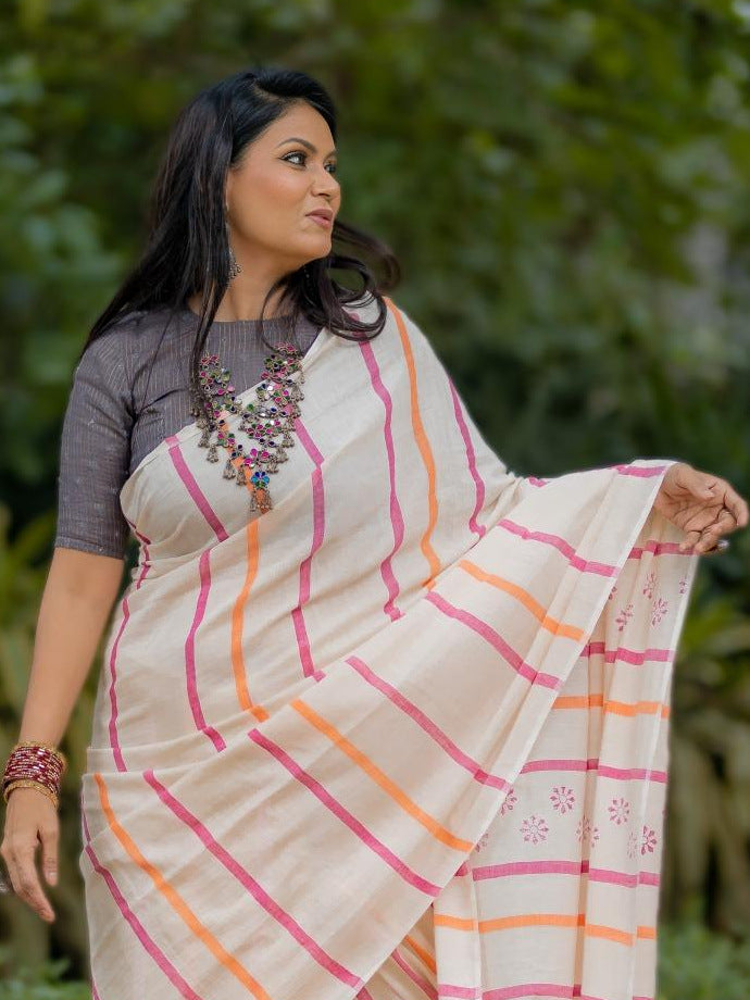 Kapaas White Lines Saree