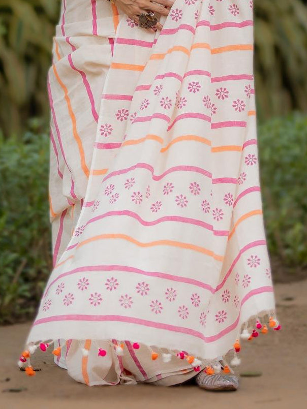 Kapaas White Lines Saree