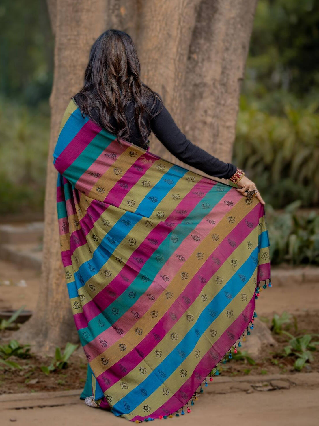 Kapaas Pink Blue Saree