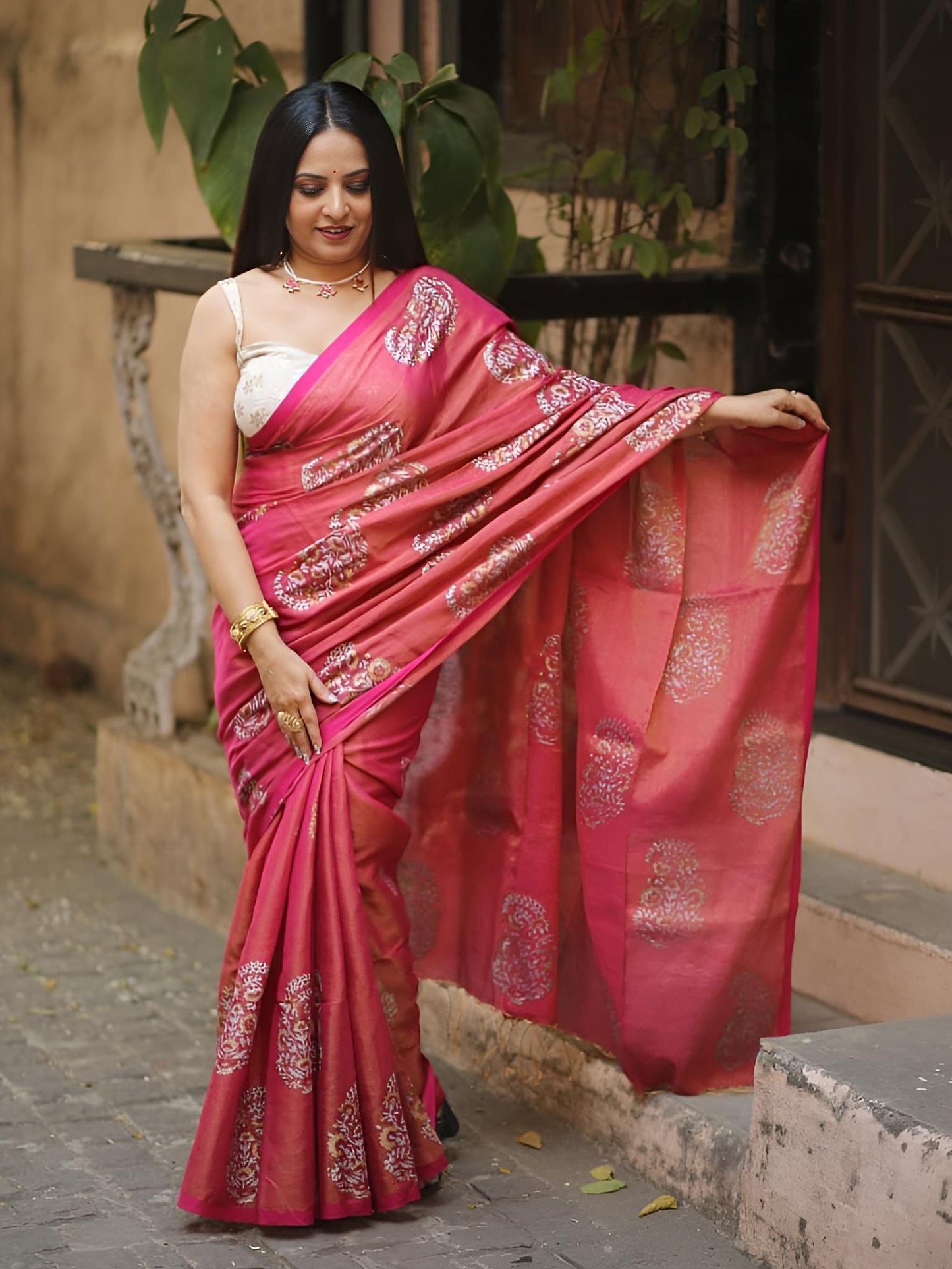 Pari fushia saree