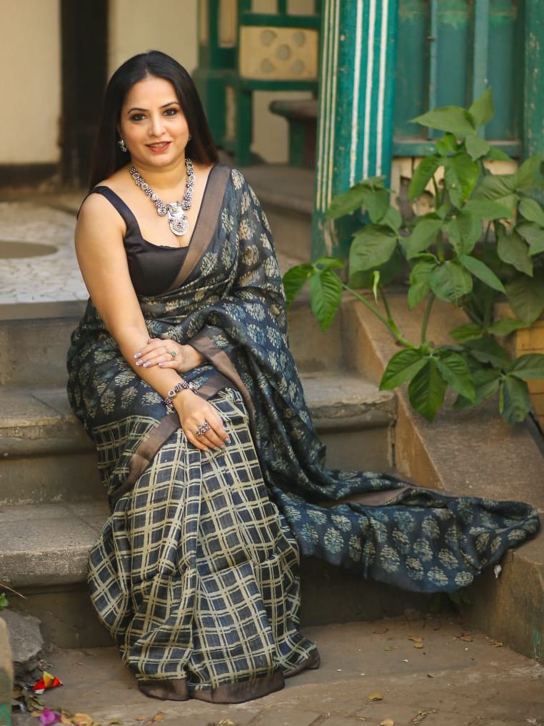 Pari charcoal saree