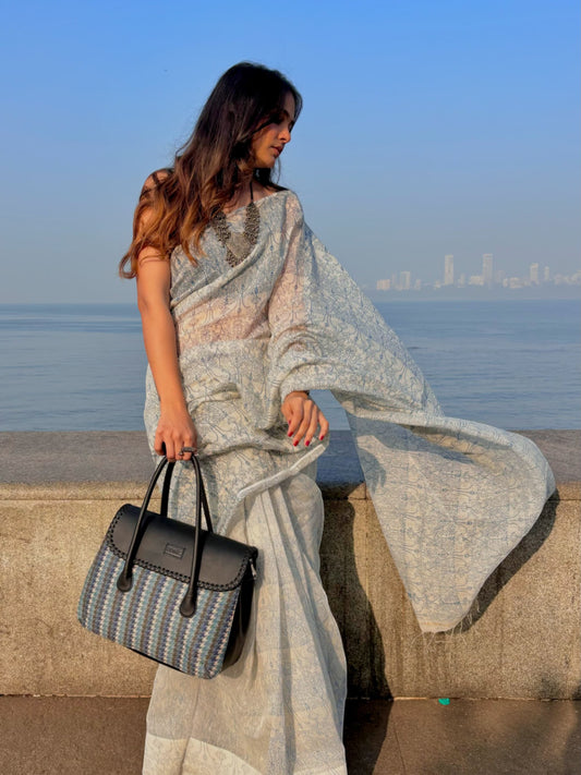 Aarti Blue lotus Saree 01