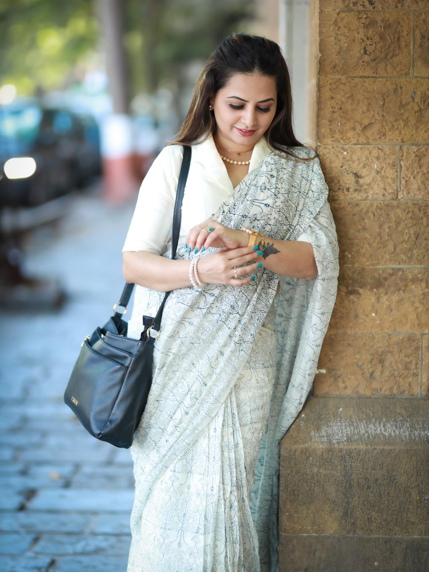 ReadyBlue-WhiteSaree01