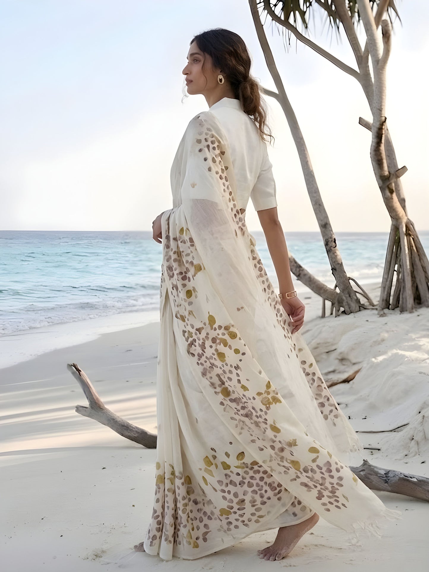 Petal Trace saree